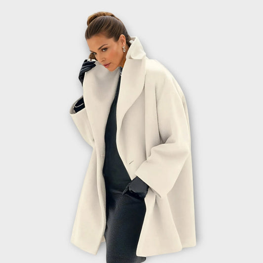 Astrid™ | Lyxig Vindavvisande Jacka med Elegant Siluet